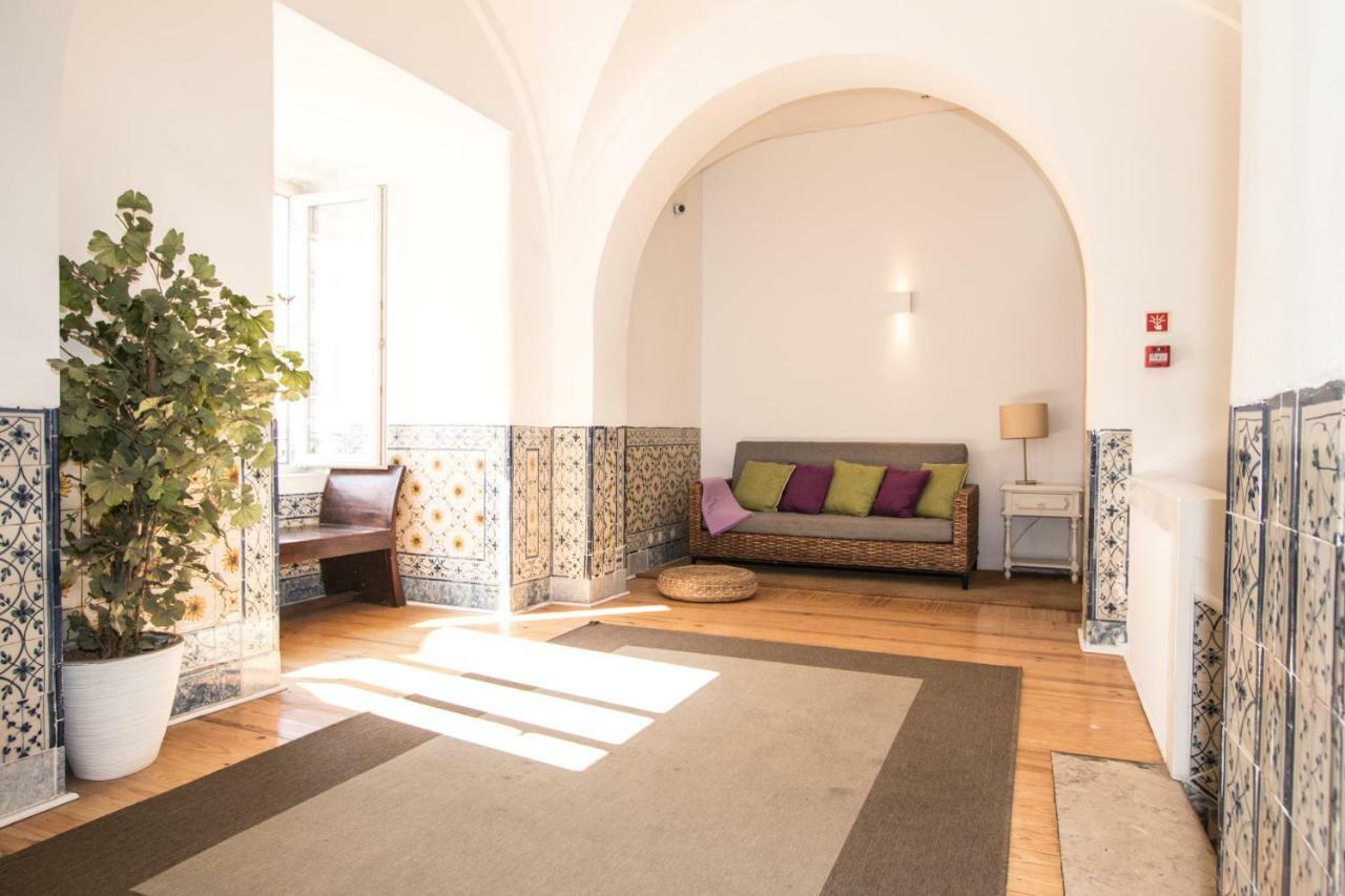 Lost Inn Lisbon Hostel Bagian luar foto