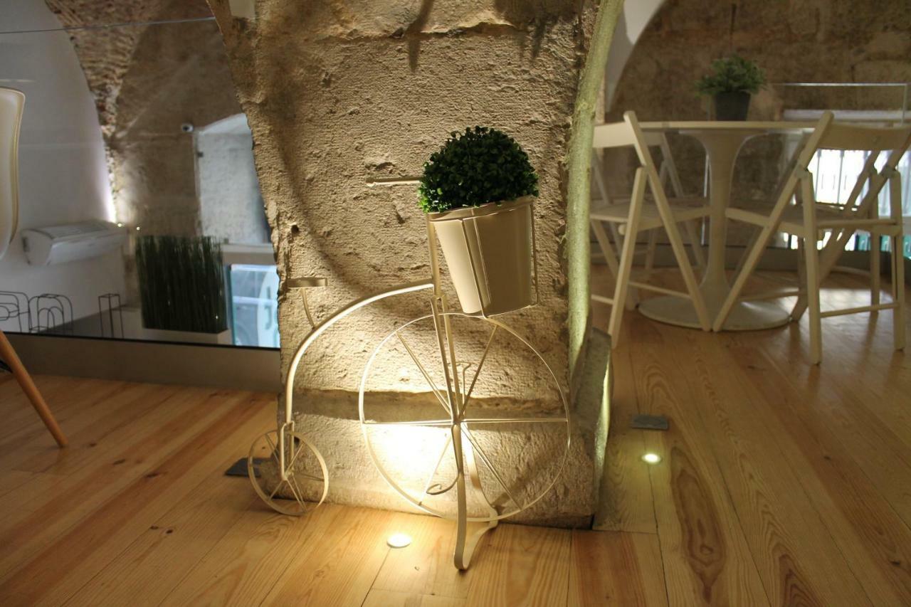 Lost Inn Lisbon Hostel Bagian luar foto